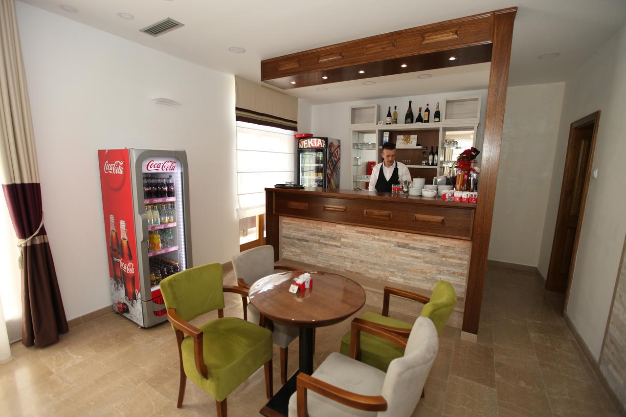Apis Hotel Trebinje Eksteriør billede