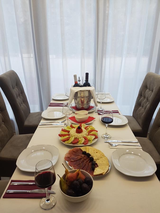 Apis Hotel Trebinje Eksteriør billede