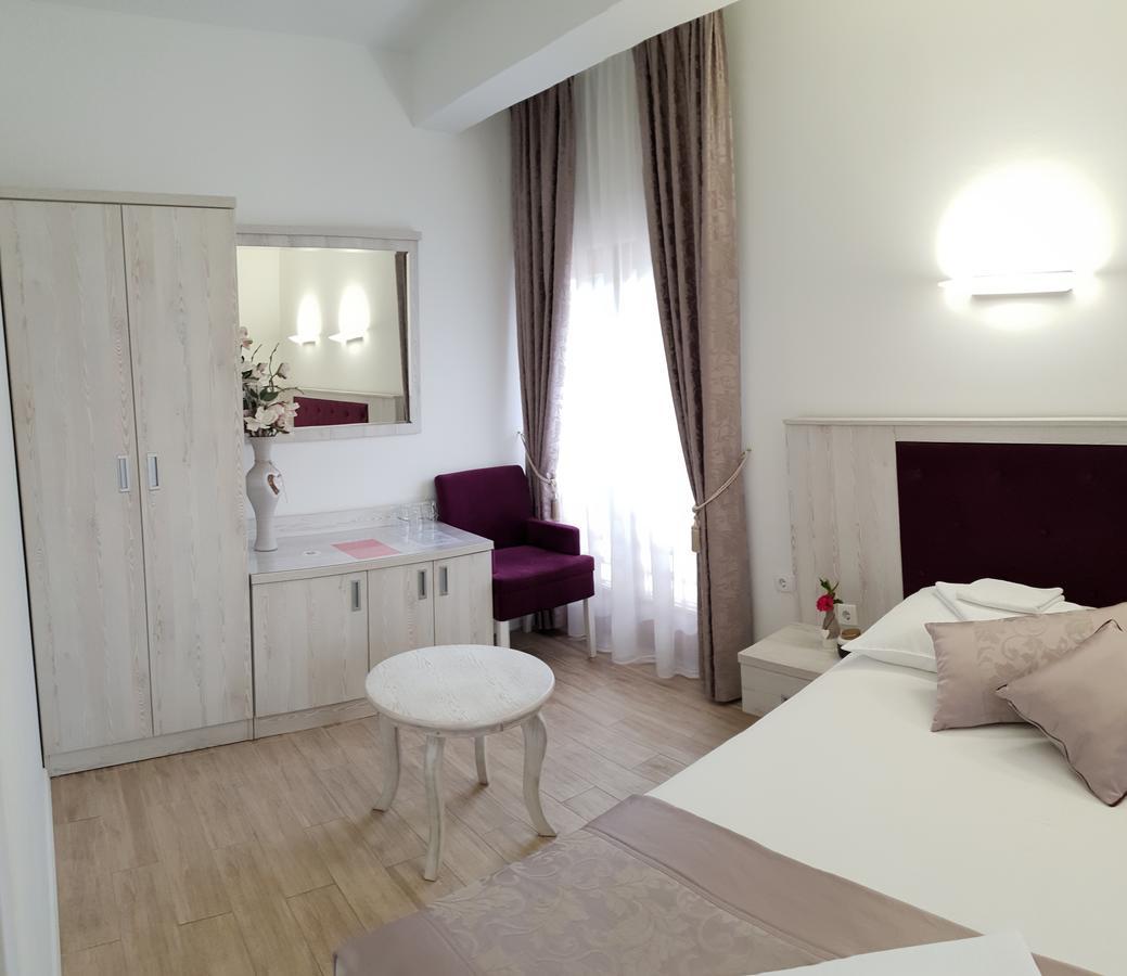 Apis Hotel Trebinje Eksteriør billede